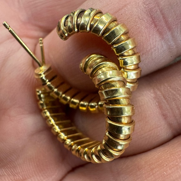 18K yellow gold stretch hoop earrings